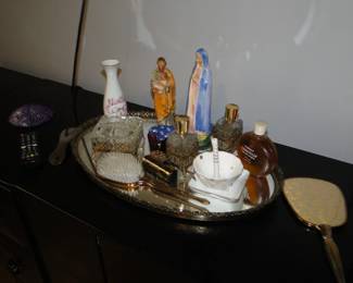 Vanity dresser set