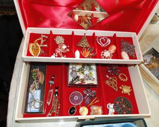 Vintage jewelry costume only