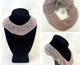 Charming vintage pink glass bead bib necklace