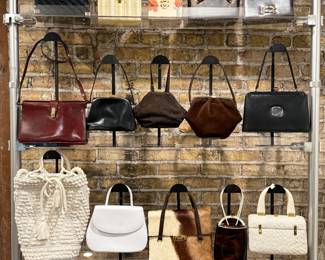 Seriously, these are cool retro stylish vintage handbags