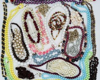 Vintage fashion necklaces, lots of colors and lengths to suit your style