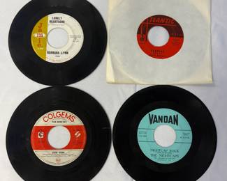 45 RPM vinyl singles - Barbara Lynn, Aretha Franklin, The Monkees, The Nightcaps