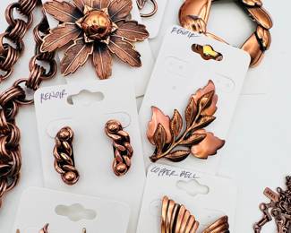 Costume jewelry in gleaming copper from Renoir and Copper Bell, necklaces, earrings, eye-catching brooches. Add a dash of mid century modern to your jewelry collection!