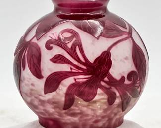 Another view of the petite antique cameo art glass Art Deco era vase by André Delatte, Nancy, France