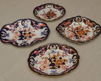 View of 4 pieces of 19th century Crown Derby Imari porcelain, 'Kings' pattern #383, dated 1806-1825.