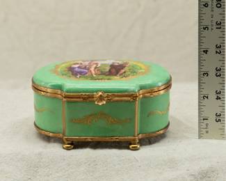 Antique French porcelain enameled and gilt hinged lidded box