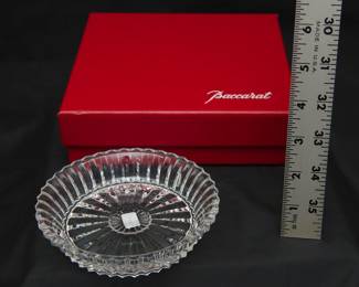 Baccarat Mille Nuits crystal coaster, designed by Mathias for Baccarat; original presentation box. Mille Nuits is a reference to the 1001 Tales of The Arabian Nights.