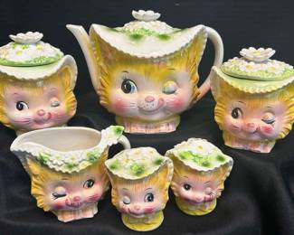 Enesco Japan Winking Cat Miss Priss Tea Serving Set With Salt And Pepper Shakers