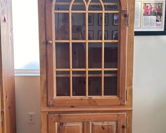Thomasville China Hutch
