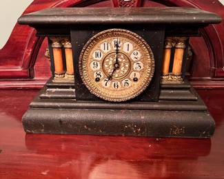 Working Mantle Clock