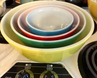 Pyrex Nesting Set