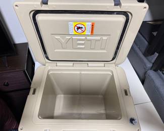 Yeti Tundra 35 Cooler
