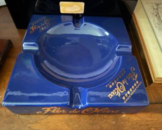 Flor de Oliva cigar ashtray