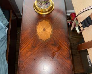 Beautiful End Table With Drawer