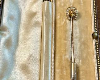 Antique gold Fox Head and pearl stick pin
