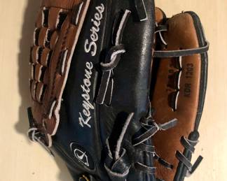 Baseball glove