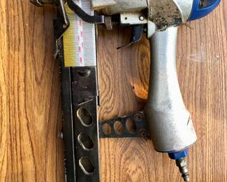 Air nailer
