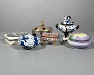 (6pc) Miscellaneous Porcelain/glass | Including glass small bowl with red spots and top, Wedgewood trinket box, blue and white small bowl, trinket box on legs, lidded bowl with top in colors of pale purple and green, small blue and white porcelain samovar. Some marked. - h. 6 x w. 5.5 in (samovar)