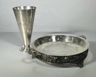 (2pc) SILVER PLATE ITEMS | Including: Silver plate vase? And silver plate pie dish with Pyrex glass insert
Dimensions: h. 3 x dia. 11 in (pie dish)