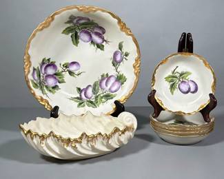 (7pc) Bowls | Medius sized bowl with gilt trim and purple grapes with 5 matching small bowls. Lenox oblong serving bowl. - h. 2.25 x dia. 10 in (Large bowl)