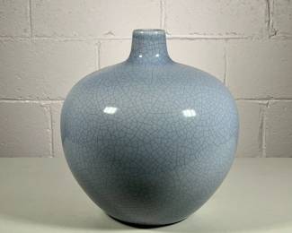 Vase | Large crackled vase with small opening. Gray toned. - h. 14 x w. 12 in
