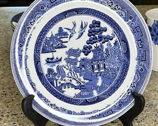 Johnson Brothers Blue Willow pattern dinner plate