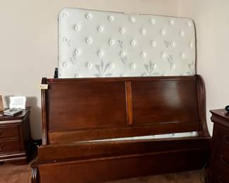 Queen Size Bedroom Suite