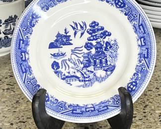 5" Buffalo Pottery Blue Willow pattern plate.