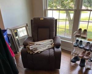 Power Recliner/Mirror/Drapes