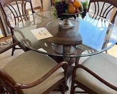 Kitchen nook table/chairs