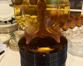 Amber glass plates