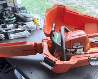STIHL MS 290 FARM BOSS Chainsaw (with case)