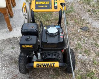 DeWalt 3400 PSI 2.5 GPM Gas-Powered Pressure Washer