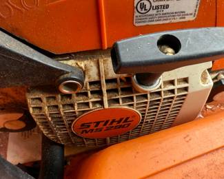 STIHL MS 290 FARM BOSS Chainsaw (with case)
