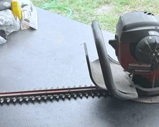 Homelite 26cc 2-Cycle Gas Hedge Trimmer