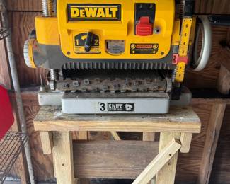 DeWalt DW735 13-Inch Thickness Planer (3 Knife)