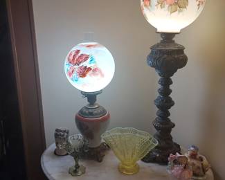 Absolutely beautiful parlor lamp, GWTW lamp & Victorian marble top table