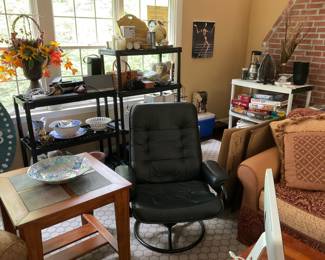 LEATHER CHAIR
