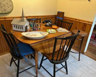Drop Leaf Table w/ 4 Chairs