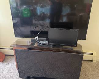 3 TV's all work