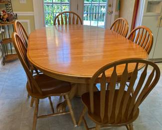 Oval Oak Dining Table (72” x 48”) includes removeable leaf (24”)