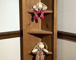 Country decor/heart shelf