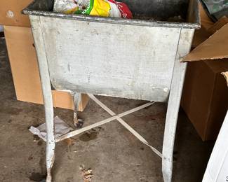 Vintage wash tub