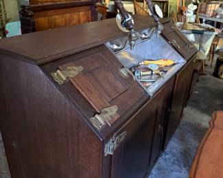 Rare fountain, fridge