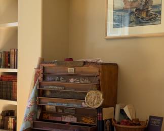 Store display cabinet, lace
