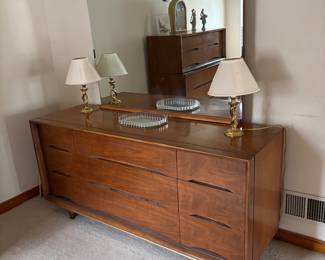 Mcm bedroom dresser Kent coffee complete with full size bed frame headboard footboard