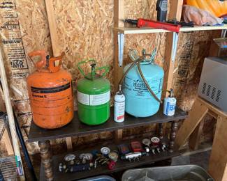 HVAC refrigerant and gauges