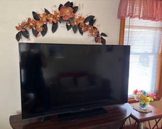 Flatscreen tv nice
