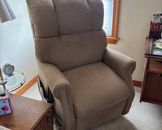 Reclining lift chair