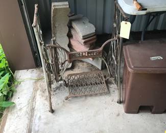 Singer stand